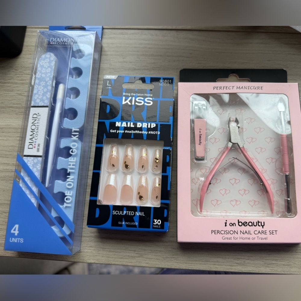 Assorted 8 Piece Manicure Pedicure Set & Nail Care